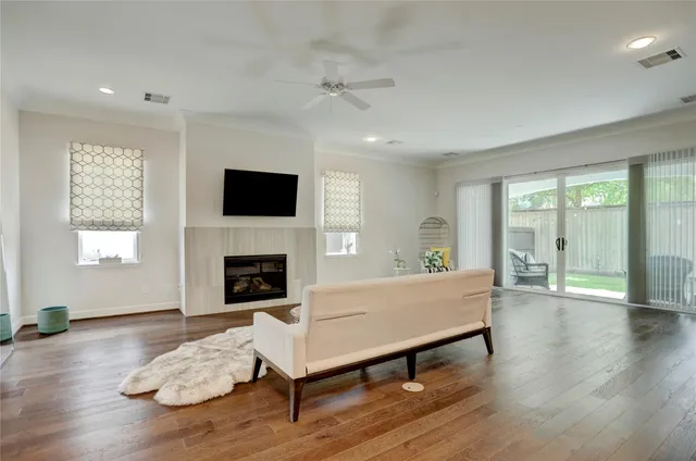 $5,500 | 1715 Maravilla Drive, Houston, TX 77055