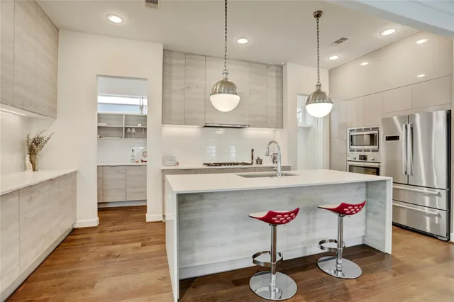 $5,500 | 1715 Maravilla Drive, Houston, TX 77055