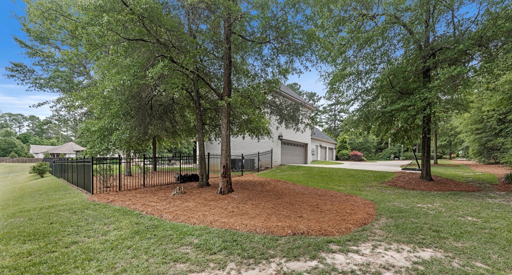 807 Liveoak Trail Dothan, AL 36305 - Photo 7 of 96