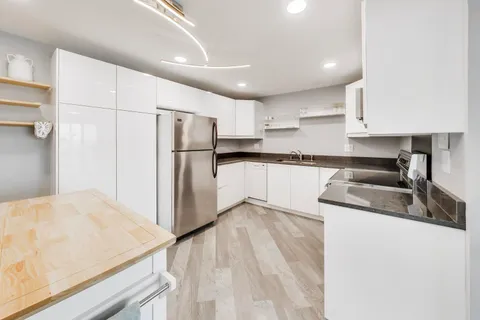 $235,000 | 925 South 8th Avenue, Unit 12, La Grange, IL 60525