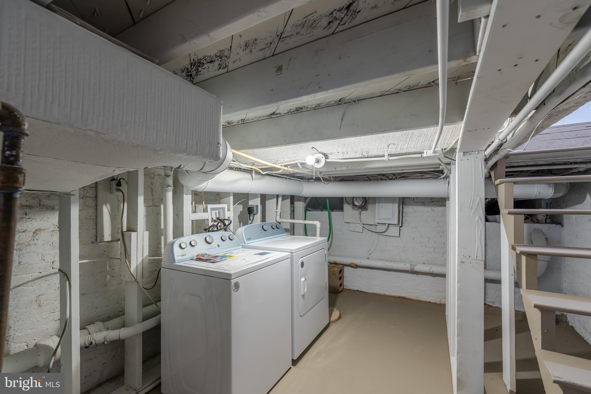 116 South Durham Street Baltimore, MD 21231 - Photo 23 of 28 a utility room with dryer and washer