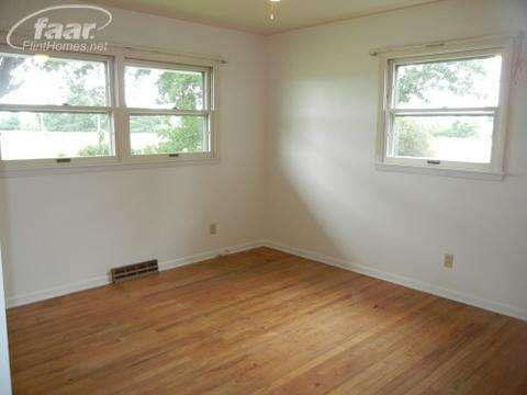 5648 Lytle Road Corunna, MI 48817 - Photo 7 of 15 20360945-6.JPG