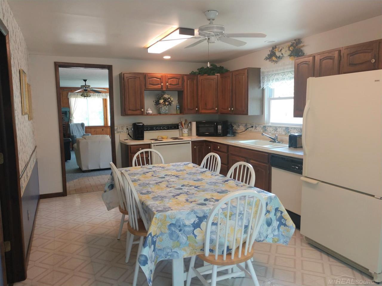 7290 Longfellow Road Lexington, MI 48450 - Photo 6 of 28 Kitchen