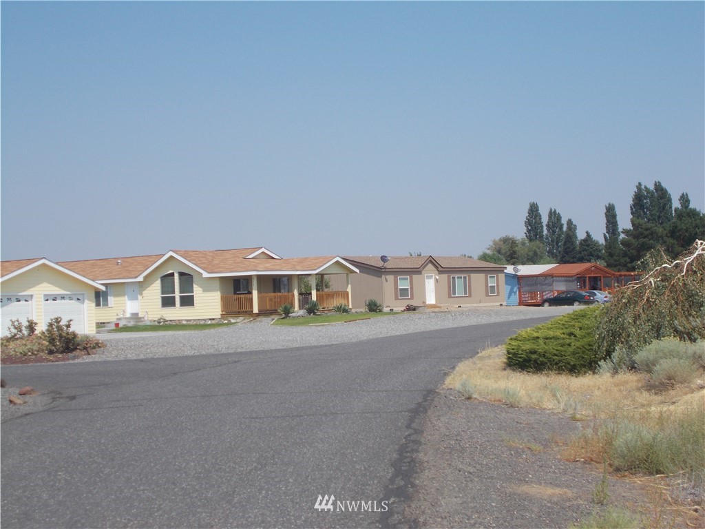 319 Spring Circle Mattawa, WA 99349 - Photo 3 of 4 Gallery Image 3