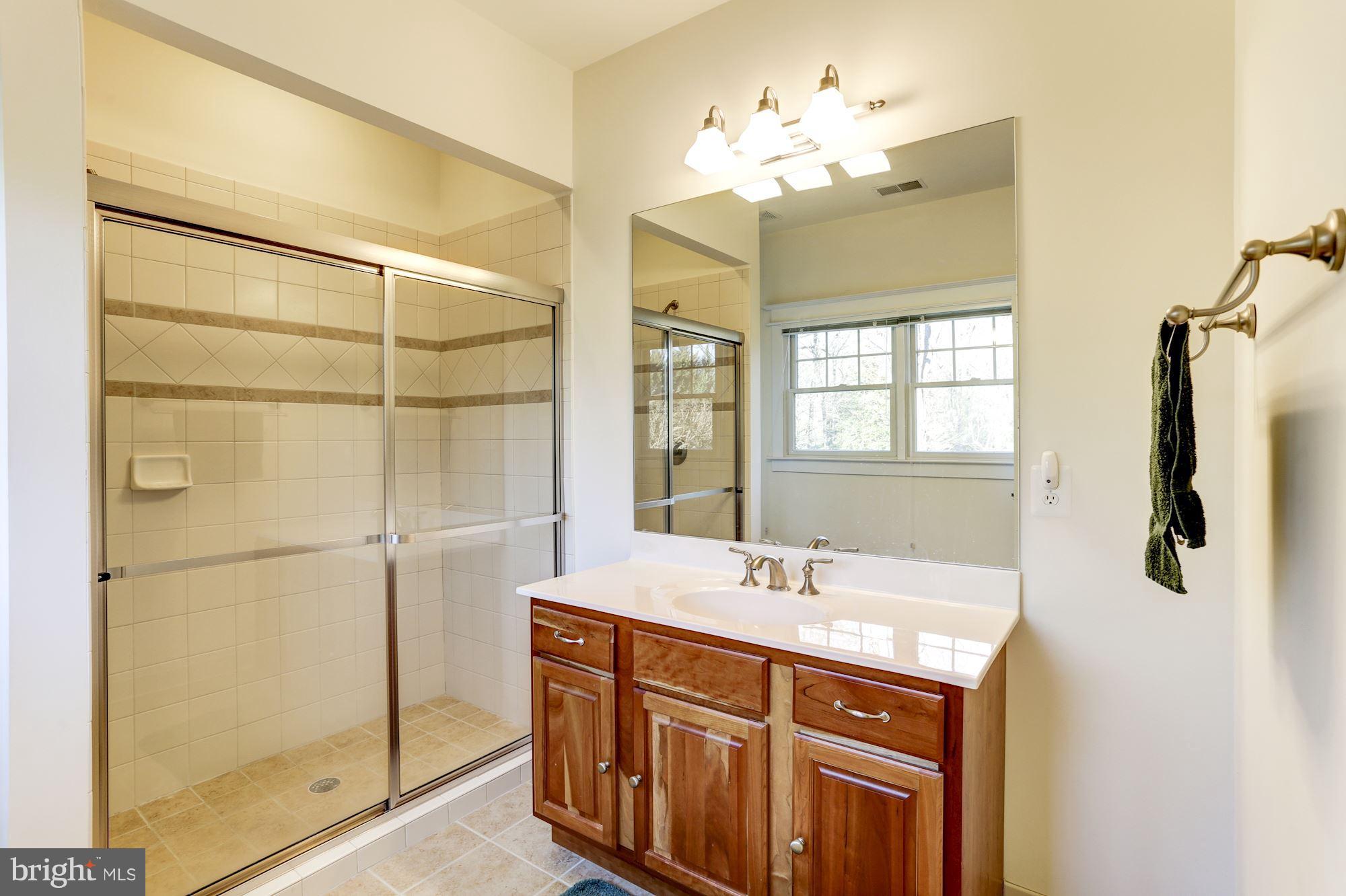 3127 Holmes Run Road Falls Church, VA 22042 - Photo 19 of 30 Bath