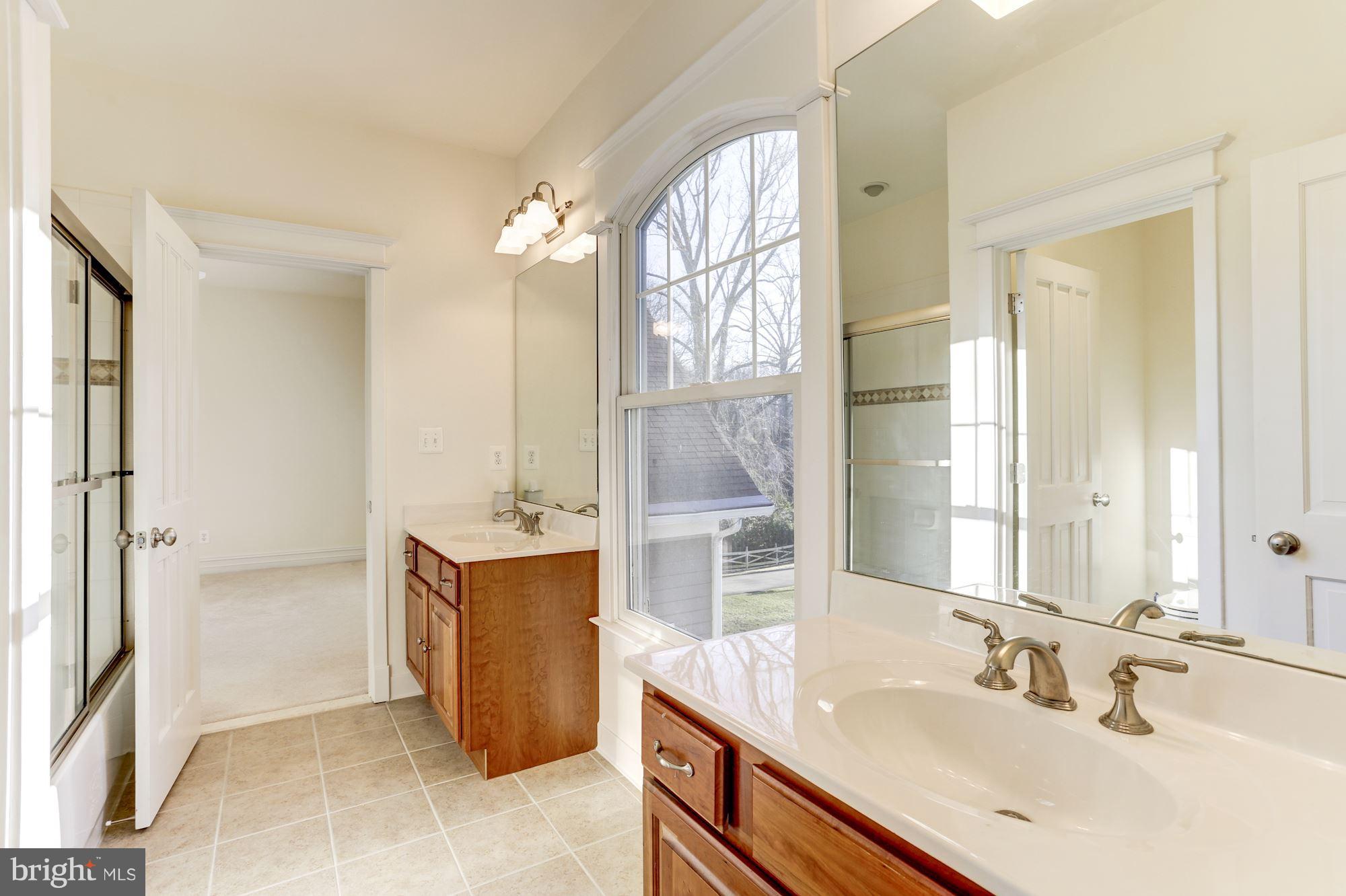 3127 Holmes Run Road Falls Church, VA 22042 - Photo 22 of 30 Bath