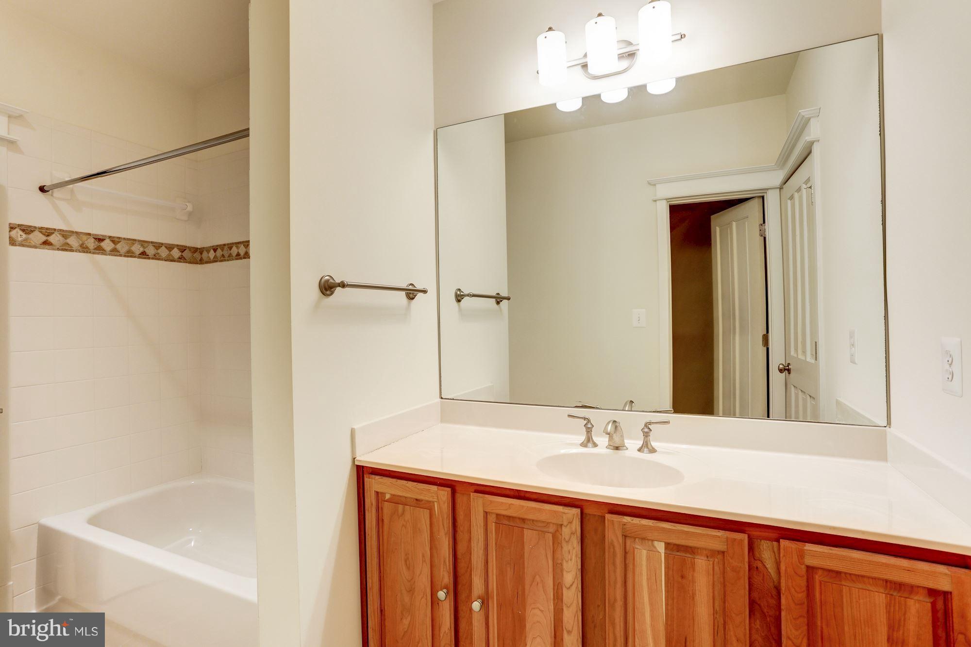 3127 Holmes Run Road Falls Church, VA 22042 - Photo 28 of 30 Bath