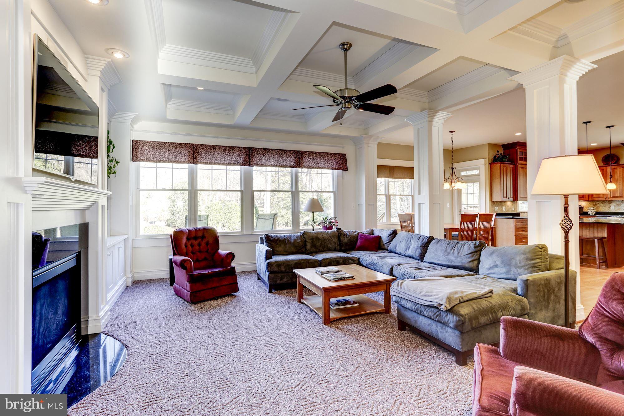 3127 Holmes Run Road Falls Church, VA 22042 - Photo 6 of 30 Living Room