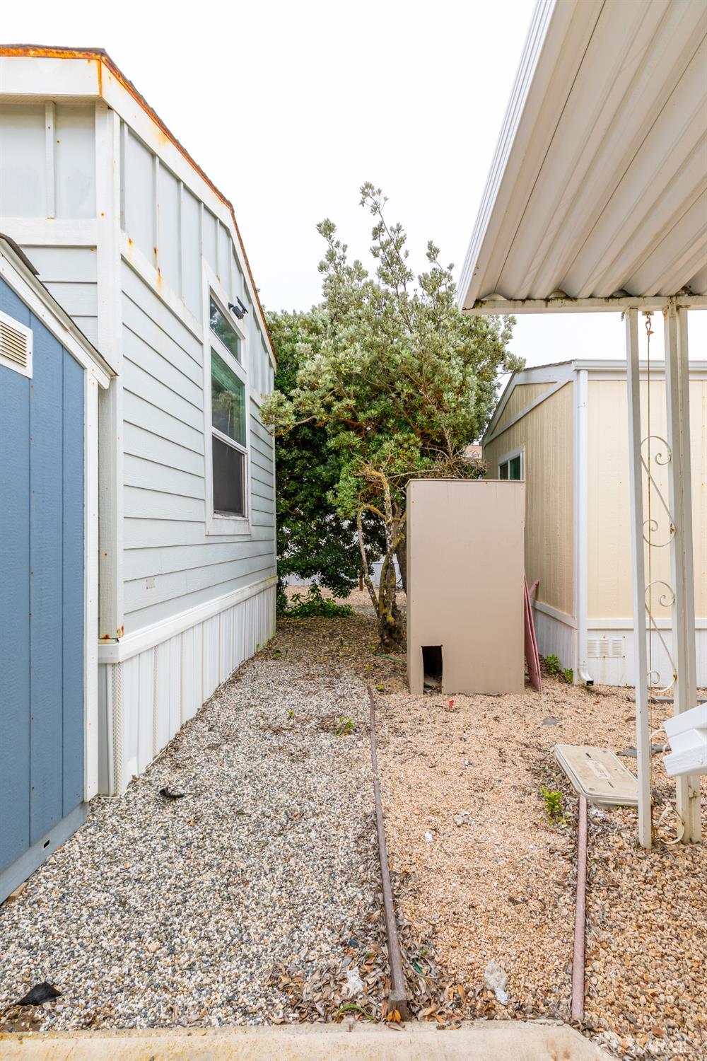 125 1st Avenue Pacifica, CA 94044 - Photo 27 of 55 a backyard of a house