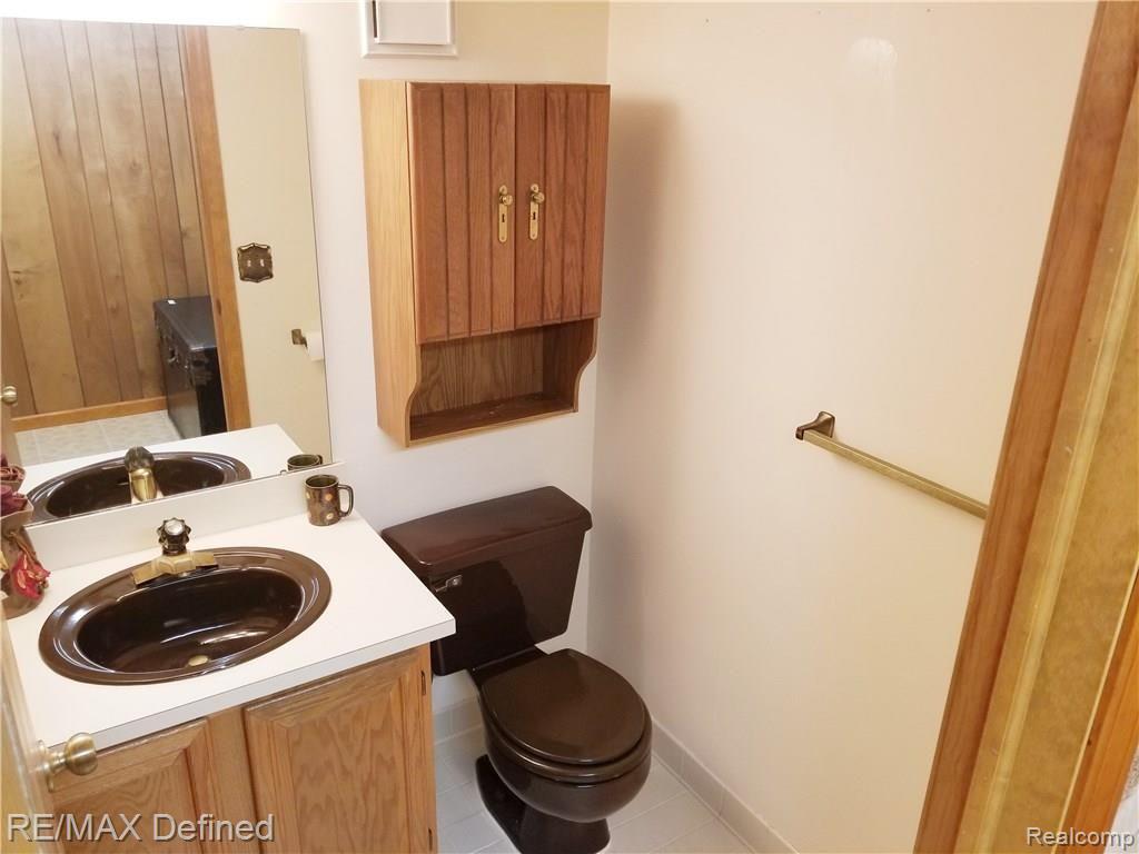15340 Roxbury Circle, Unit 72 Macomb, MI 48044 - Photo 11 of 26 20171106_103733.jpg