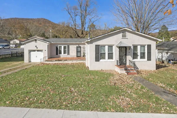 $239,900 | 606 Holly Avenue, South Pittsburg, TN 37380