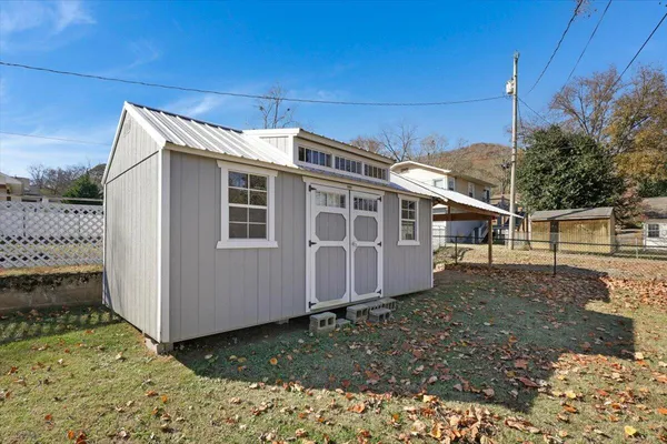 $239,900 | 606 Holly Avenue, South Pittsburg, TN 37380