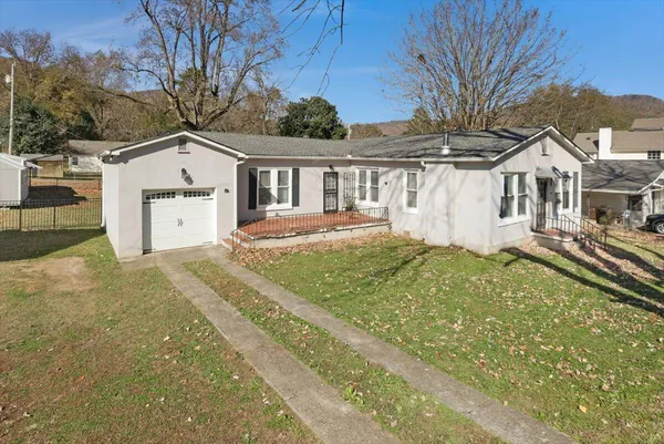 $239,900 | 606 Holly Avenue, South Pittsburg, TN 37380