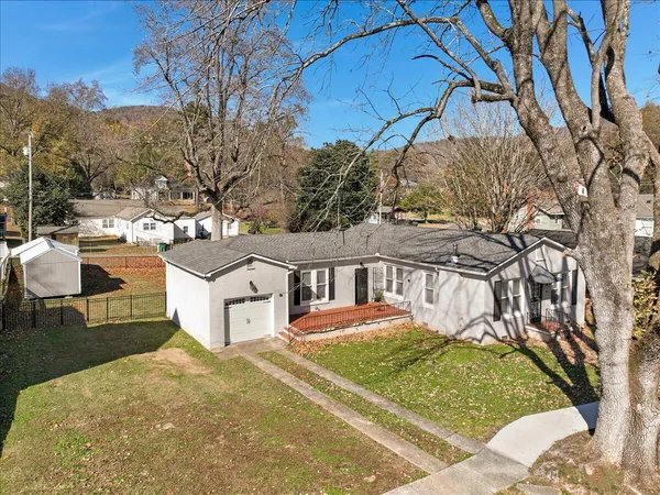 $239,900 | 606 Holly Avenue, South Pittsburg, TN 37380