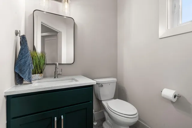 $989,900 | 4944 Parkside Circle, Eagan, MN 55123