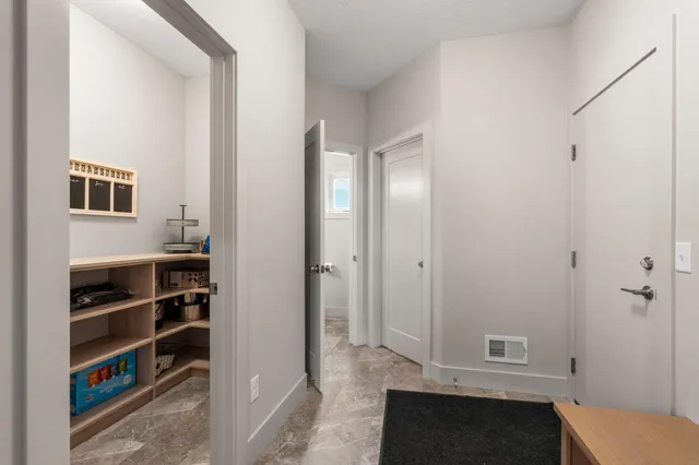 $989,900 | 4944 Parkside Circle, Eagan, MN 55123