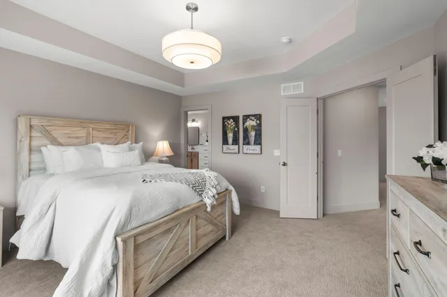 $989,900 | 4944 Parkside Circle, Eagan, MN 55123