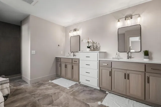 $989,900 | 4944 Parkside Circle, Eagan, MN 55123