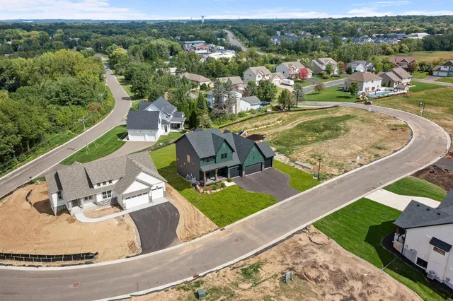 $989,900 | 4944 Parkside Circle, Eagan, MN 55123