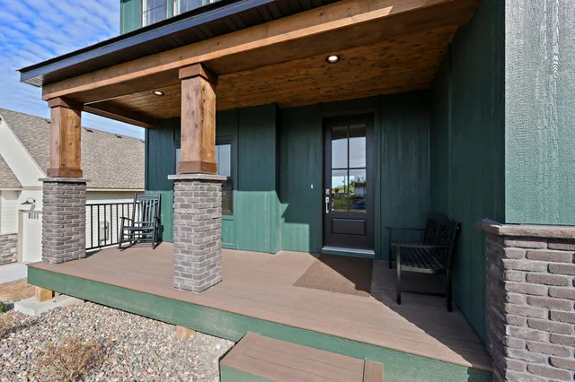 $989,900 | 4944 Parkside Circle, Eagan, MN 55123