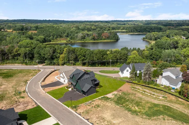 $989,900 | 4944 Parkside Circle, Eagan, MN 55123