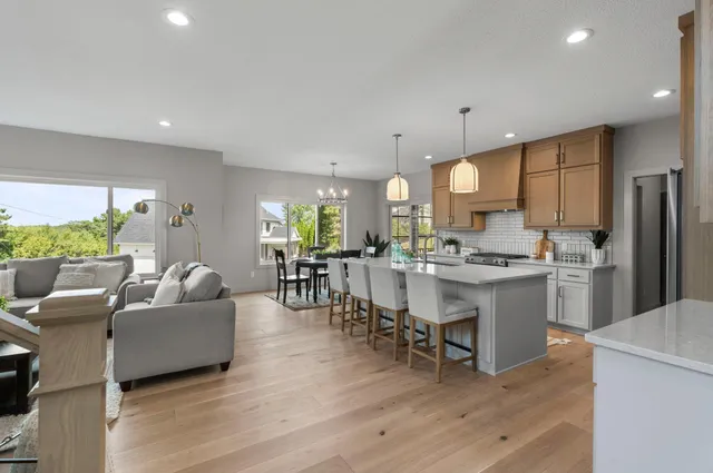 $989,900 | 4944 Parkside Circle, Eagan, MN 55123