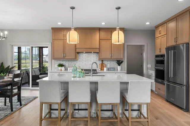 $989,900 | 4944 Parkside Circle, Eagan, MN 55123