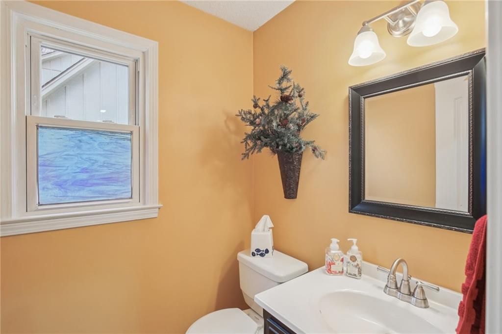 4121 Northeast Edgewater Court Lee's Summit, MO 64064 - Photo 12 of 60