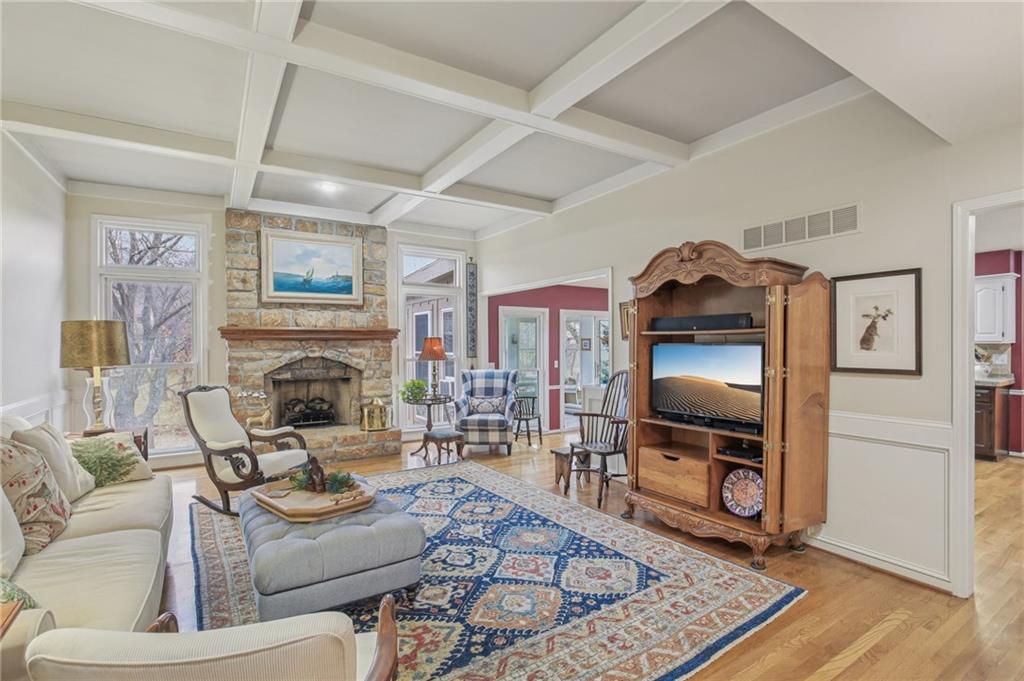 4121 Northeast Edgewater Court Lee's Summit, MO 64064 - Photo 4 of 60