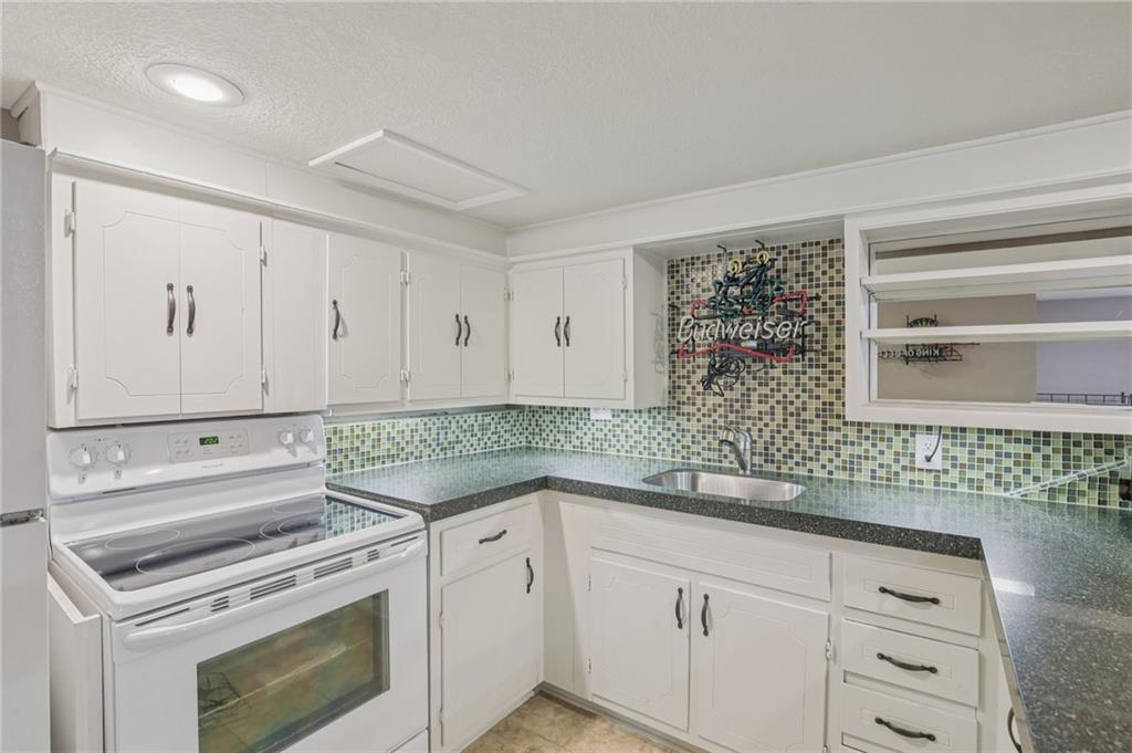 4121 Northeast Edgewater Court Lee's Summit, MO 64064 - Photo 41 of 60