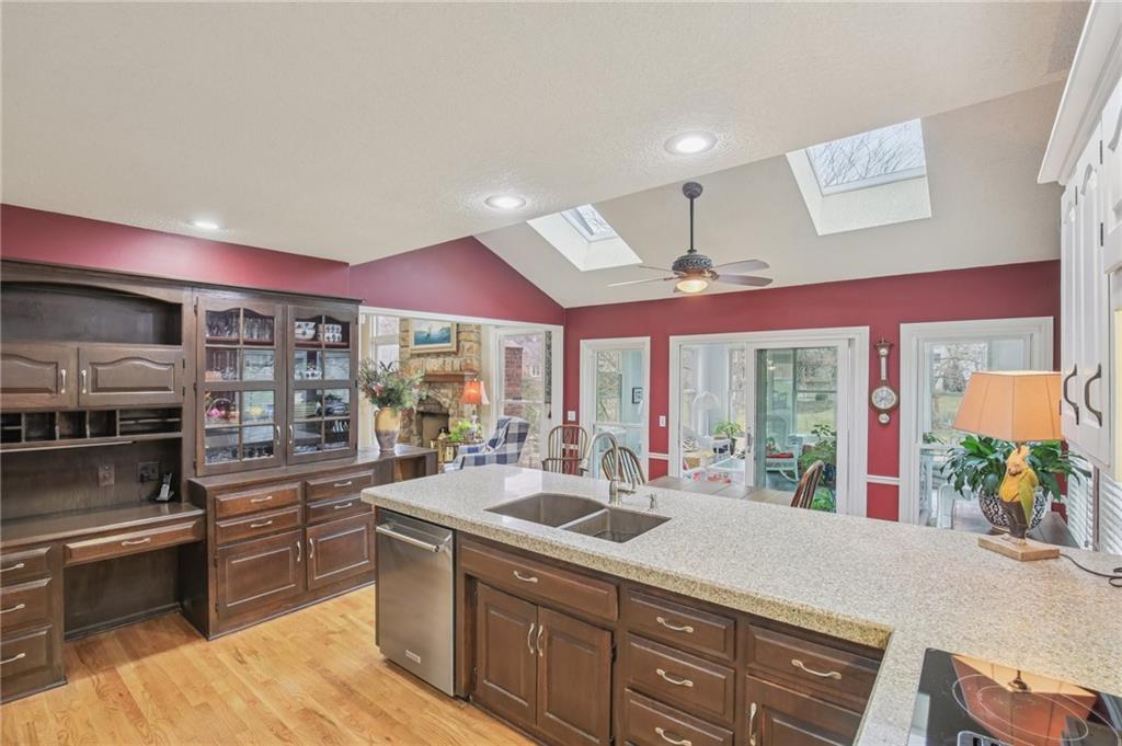 4121 Northeast Edgewater Court Lee's Summit, MO 64064 - Photo 9 of 60