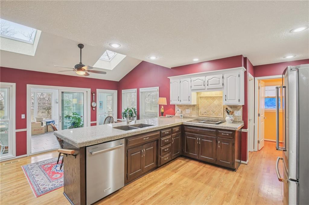 4121 Northeast Edgewater Court Lee's Summit, MO 64064 - Photo 10 of 60