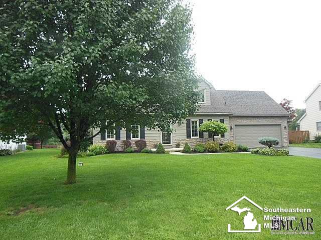 636 West Erie Road Temperance, MI 48182 - Photo 2 of 26 21488714-1.JPG