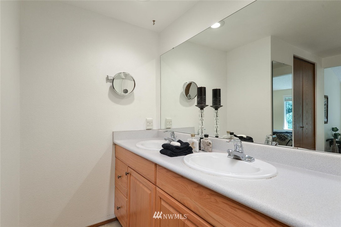 15221 Southeast 175th Place Renton, WA 98058 - Photo 15 of 25 Gallery Image 15