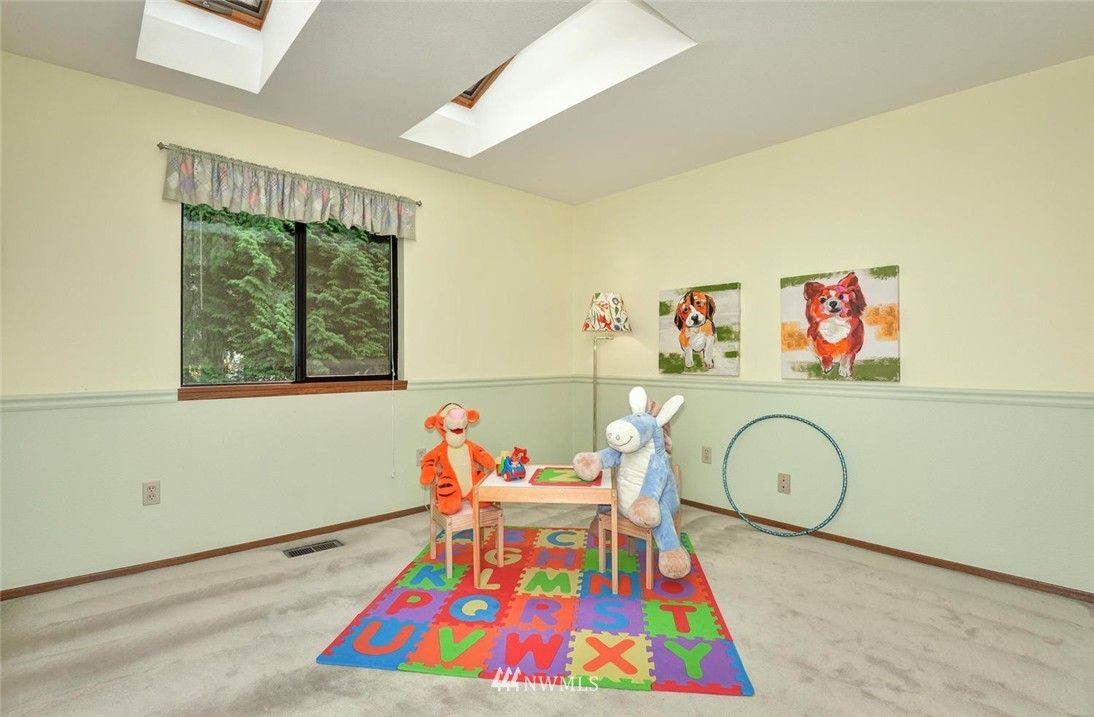 15221 Southeast 175th Place Renton, WA 98058 - Photo 17 of 25 Gallery Image 17