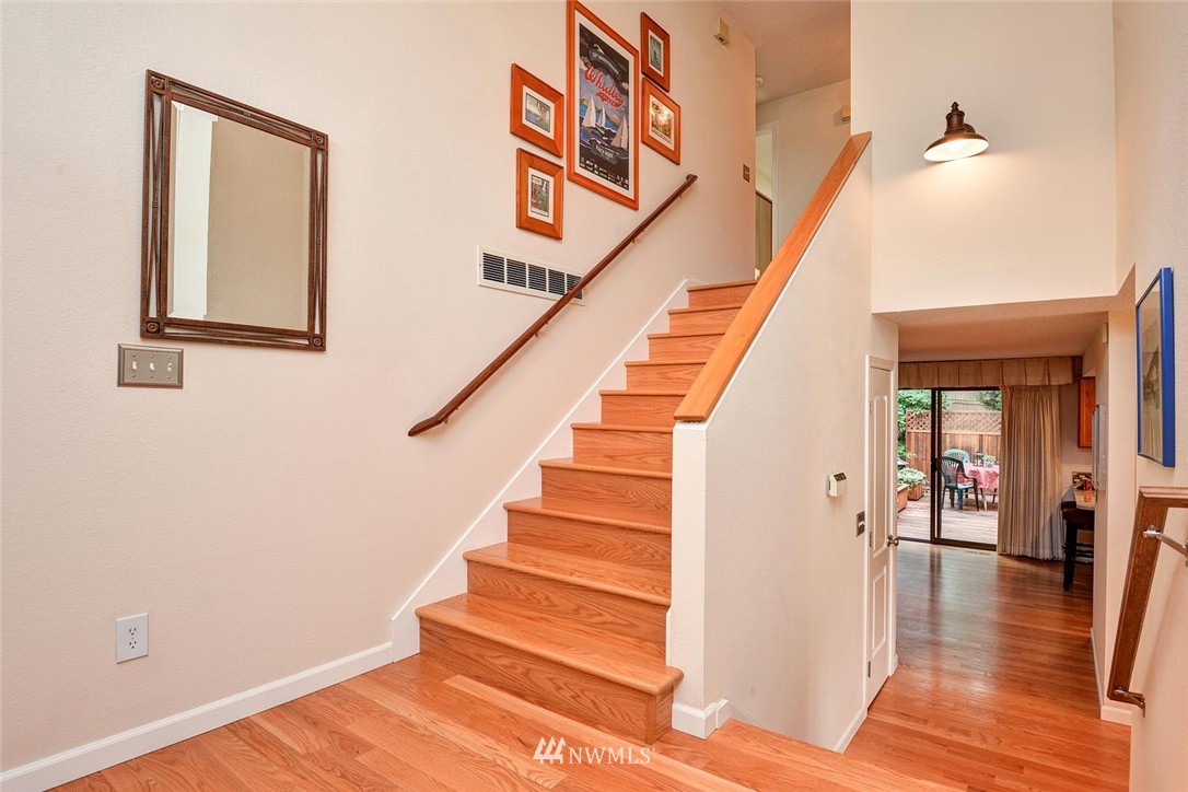 15221 Southeast 175th Place Renton, WA 98058 - Photo 4 of 25 Gallery Image 4