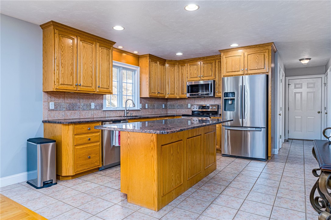 36 Old Staples Road Cumberland, RI 02864 - Photo 9 of 49 Gallery Image 9