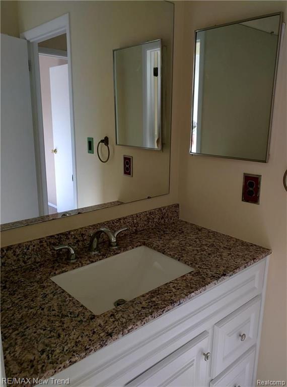 22516 Meadowbrook Road Novi, MI 48375 - Photo 12 of 20