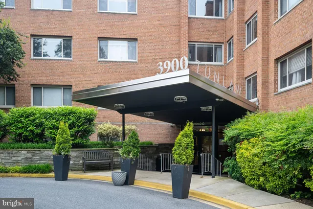 $389,000 | 3900 Tunlaw Road Northwest, Unit 604, Washington, DC 20007