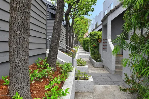 $2,950 | 279 East Glenarm Street, Unit 10, Pasadena, CA 91106