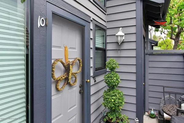 $2,950 | 279 East Glenarm Street, Unit 10, Pasadena, CA 91106