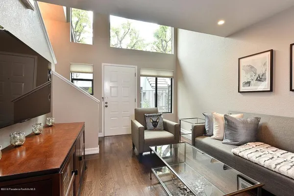 $2,950 | 279 East Glenarm Street, Unit 10, Pasadena, CA 91106