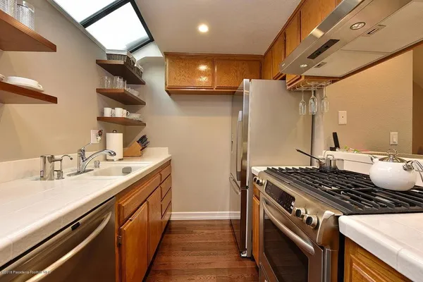 $2,950 | 279 East Glenarm Street, Unit 10, Pasadena, CA 91106