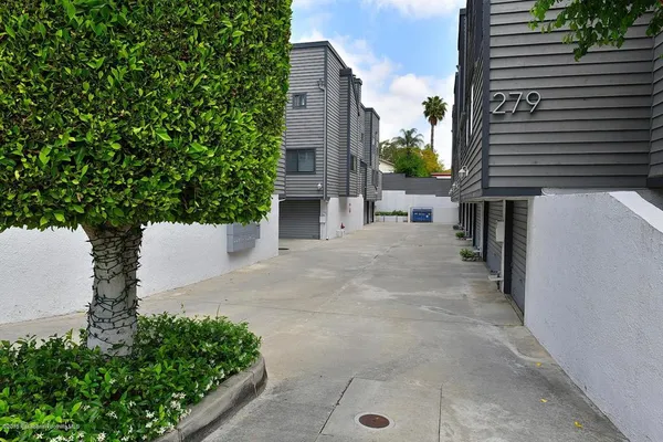 $2,950 | 279 East Glenarm Street, Unit 10, Pasadena, CA 91106