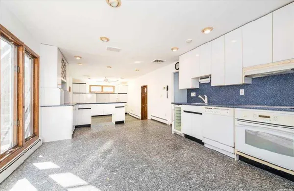 $8,500 | 9 Kensington Street, Long Beach, NY 11561