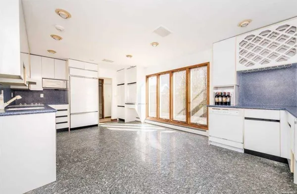 $8,500 | 9 Kensington Street, Long Beach, NY 11561