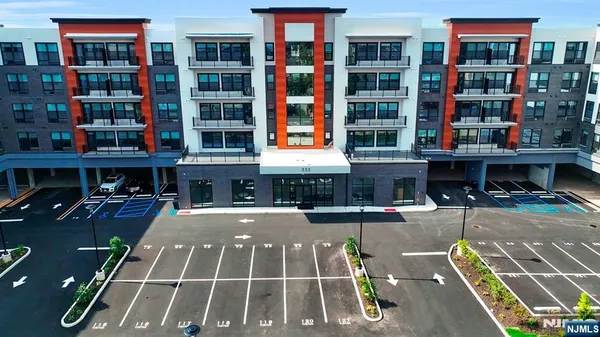 $3,267 | 333 Bergen Boulevard, Unit 422, Fairview, NJ 07022