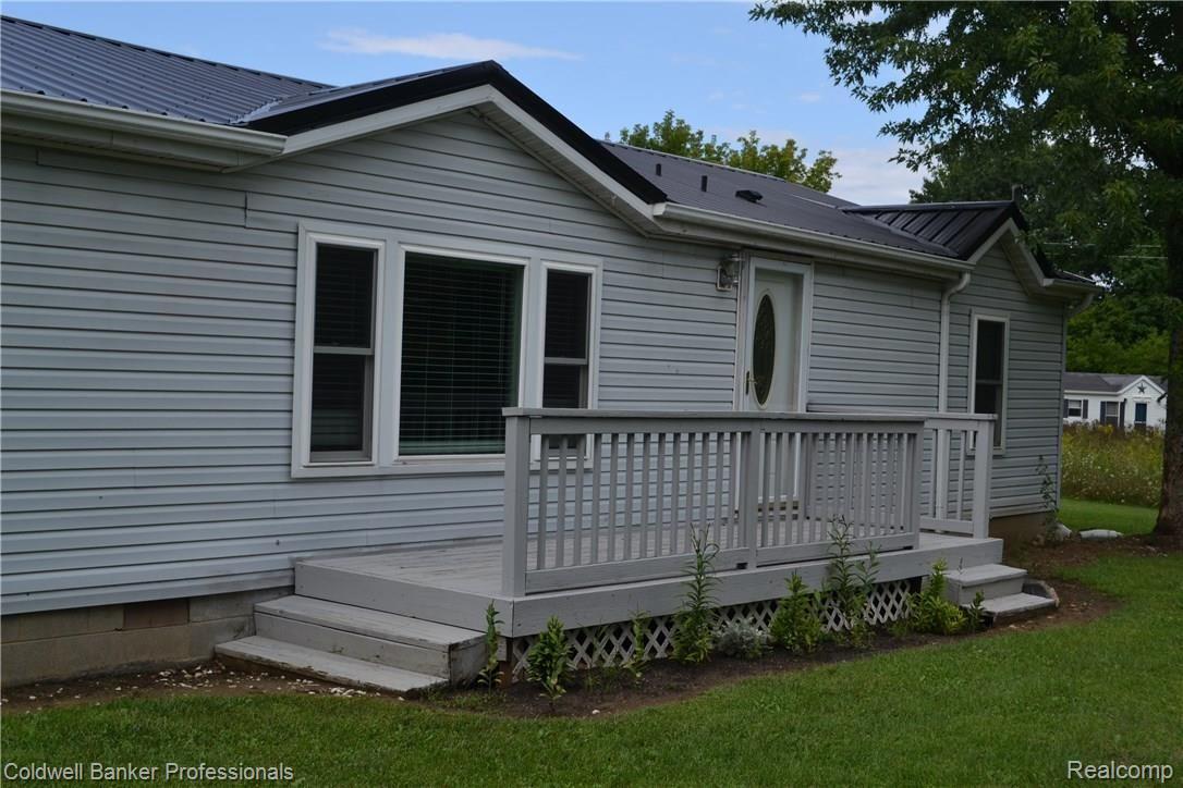 3655 East Hunters Creek Road Metamora, MI 48455 - Photo 5 of 29 038.JPG