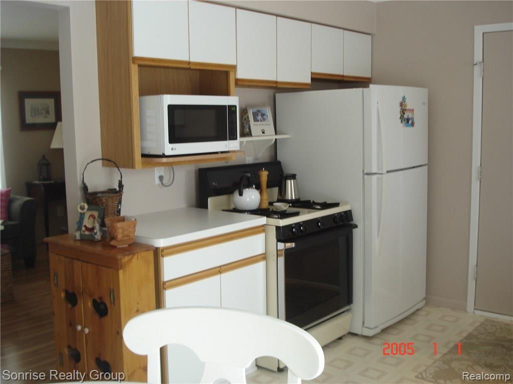 3558 White Lake Road Highland, MI 48356 - Photo 8 of 18 DSC06303 - Copy.JPG