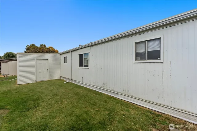 a view of backyard of house